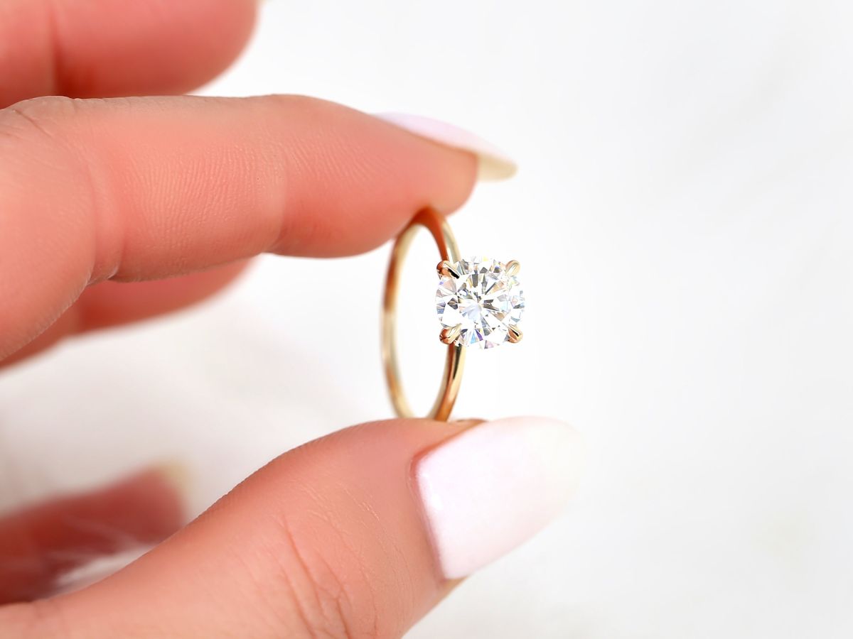 Stunning 2.0 CT Round Moissanite Engagement Ring with Hidden Halo Design 4