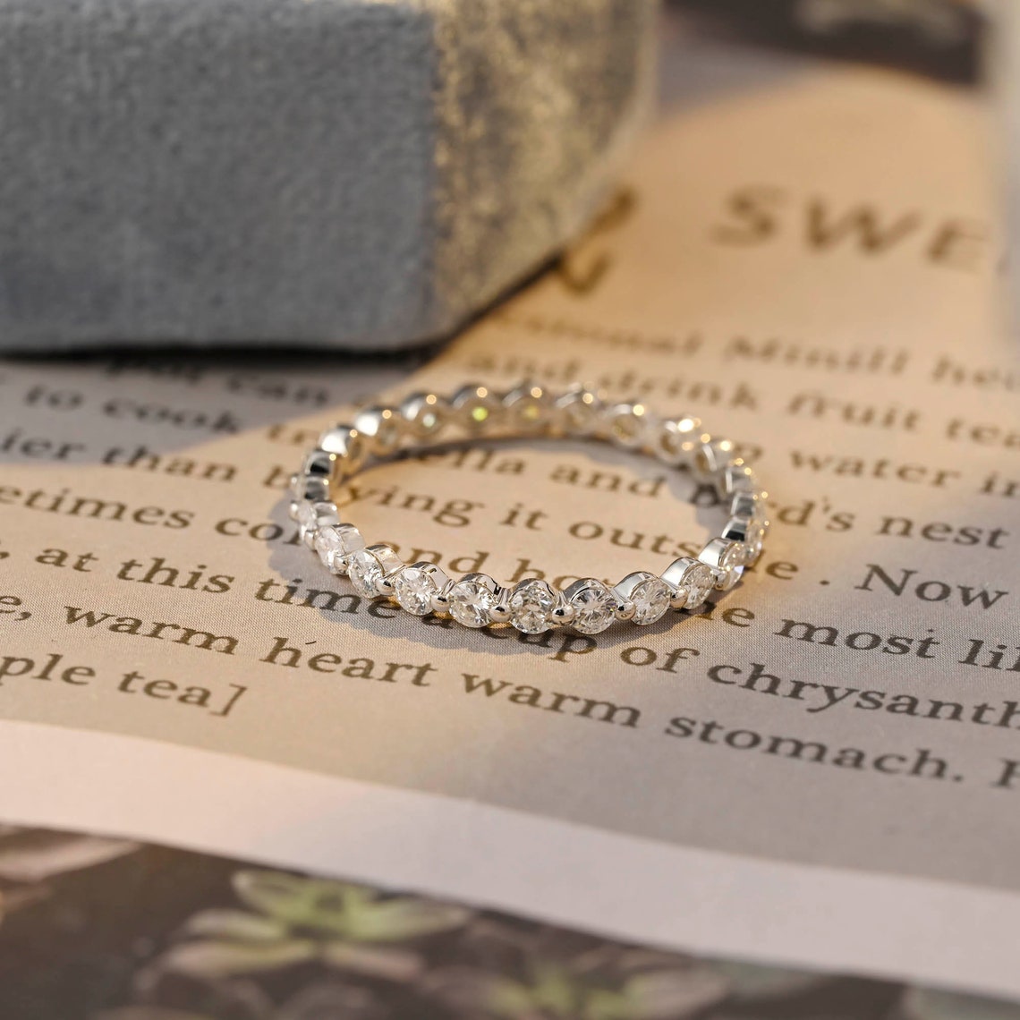 0.45 TCW Round Cut Moissanite Bridal Wedding Band 1