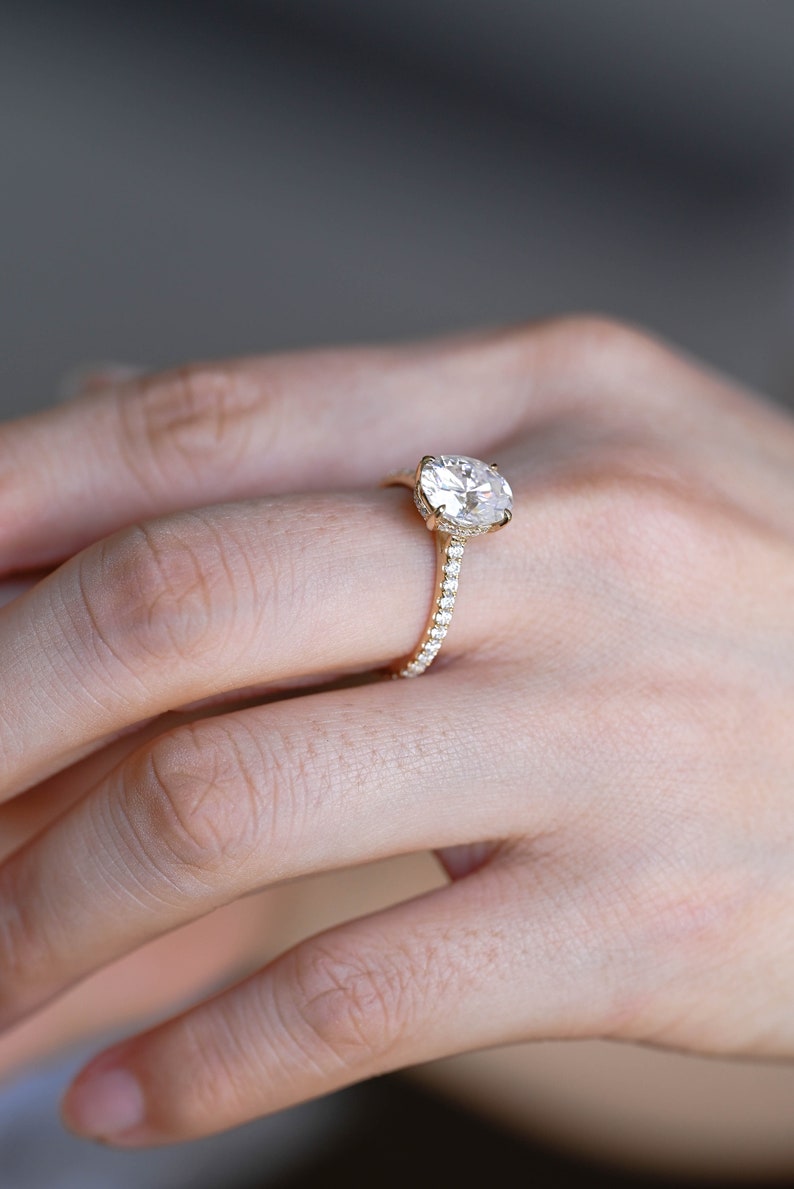 Stunning 1.0 - 2.0 CT Oval Moissanite Engagement Ring with Hidden Halo Design 4