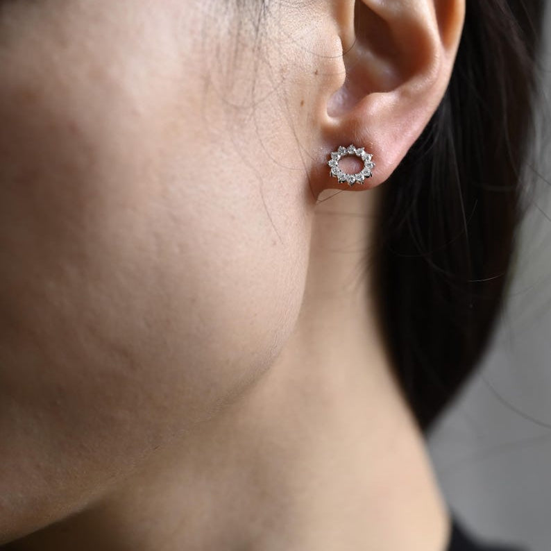 0.50 TCW Round Cut Moissanite Flower Shape Earrings in Gold 2