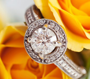 Where to Buy Vintage Engagement Rings: The Ultimate Guide to Timeless Elegance