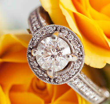 Where to Buy Vintage Engagement Rings: The Ultimate Guide to Timeless Elegance