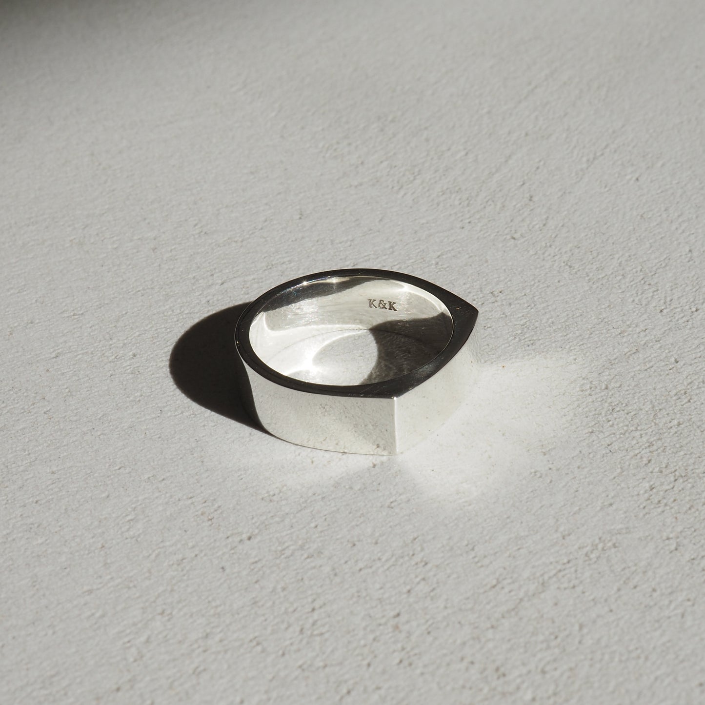 Stunning Men's Flat-Top Wedding Bands 2