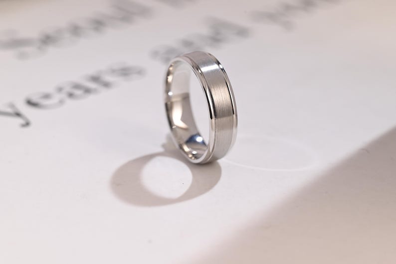 Delicate Men's Wedding Band Brushed in Solid Gold 6