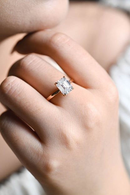 Stunning 1.0 - 2.0 CT Emerald Moissanite Engagement Ring with Solitaire Design 4