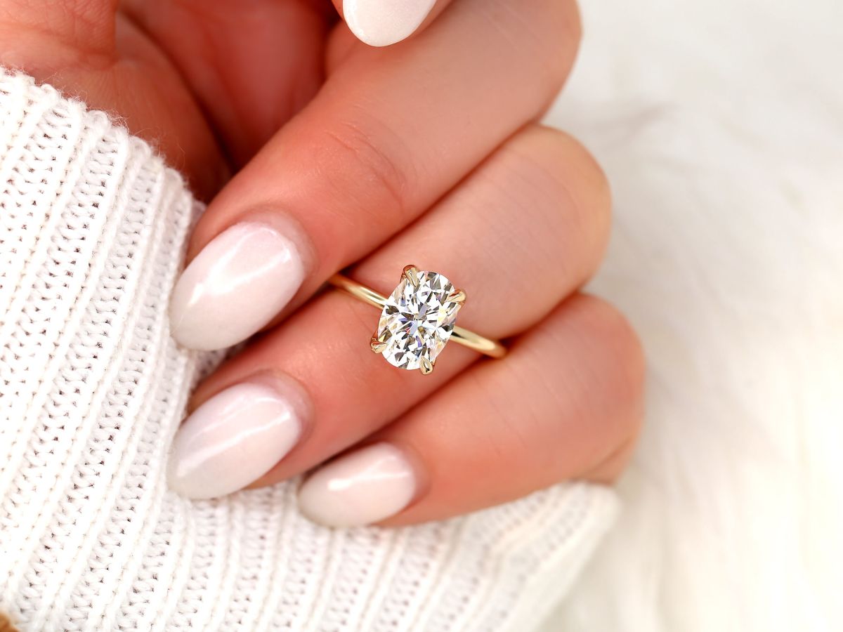 Stunning 2.5 CT Oval Moissanite Engagement Ring with Solitaire Design 6