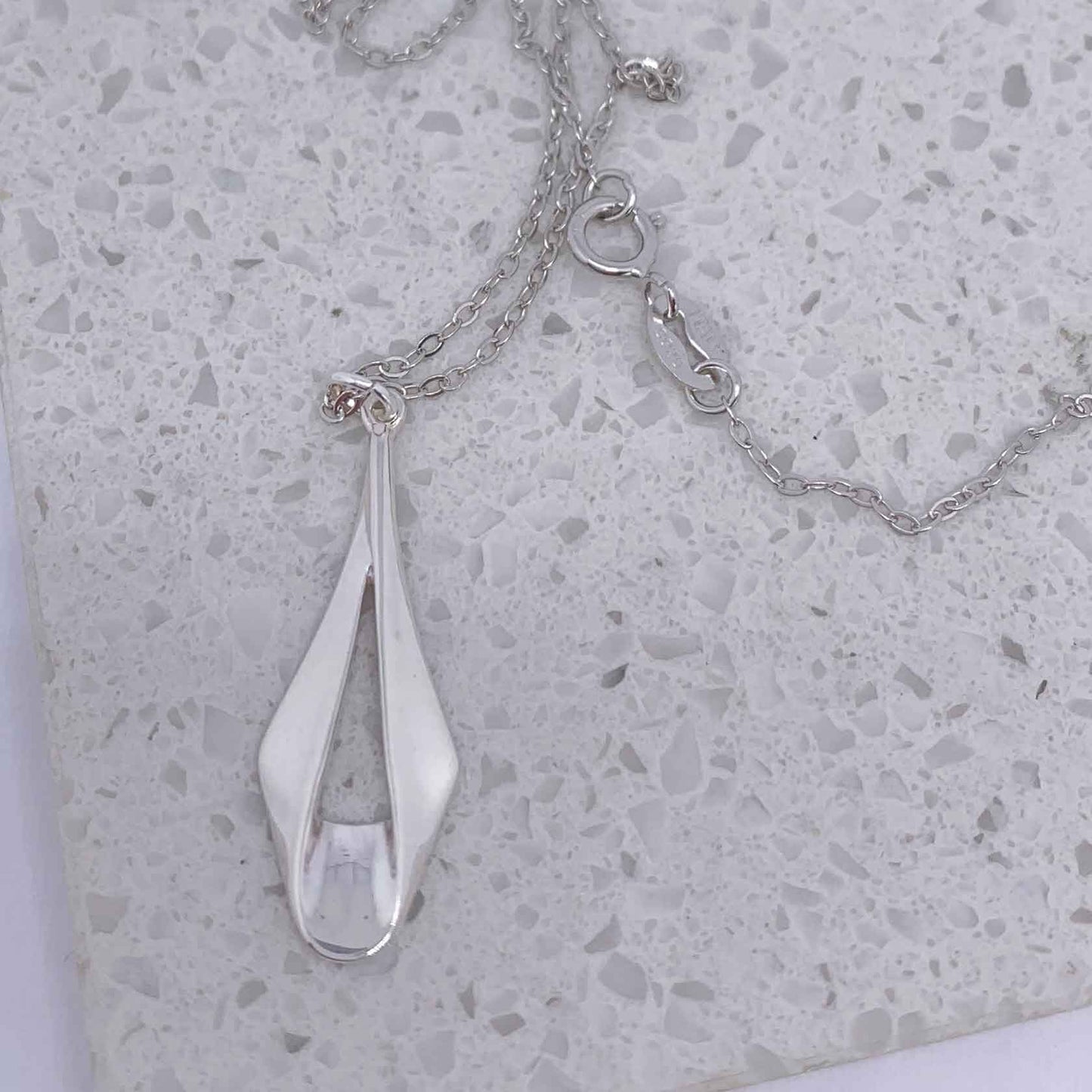 Round Cut Cubic Zirconia in 925 Sterling Silver Necklace 3