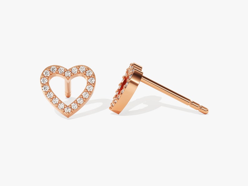 0.50 TCW Round Cut Moissanite Heart Stud Earrings in Gold 4