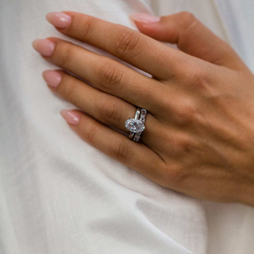 Oval Cut Solitaire Style  Cubic Zirconia in 925 Sterling Silver Ring 1