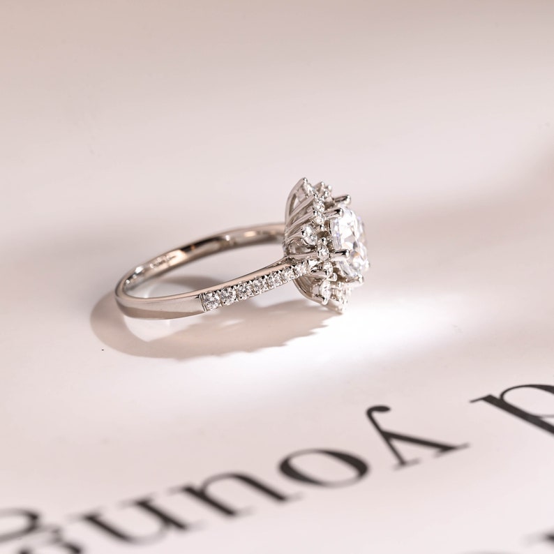 Stunning 0.5 - 1.5 CT Round Moissanite Engagement Ring with Cluster Design 9
