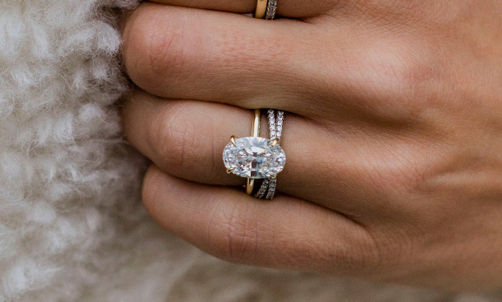 Oval Cut Solitaire Style Cubic Zirconia in 925 Sterling Silver Ring 4