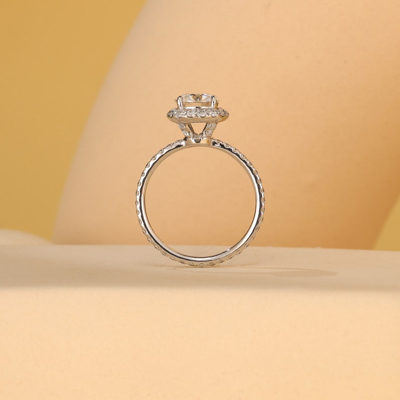 Stunning 1.0 CT Round Cut Moissanite Engagement Ring with Halo & Pave Design 3