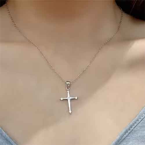 Round Cut Cubic Zirconia in 925 Sterling Silver Necklace 2