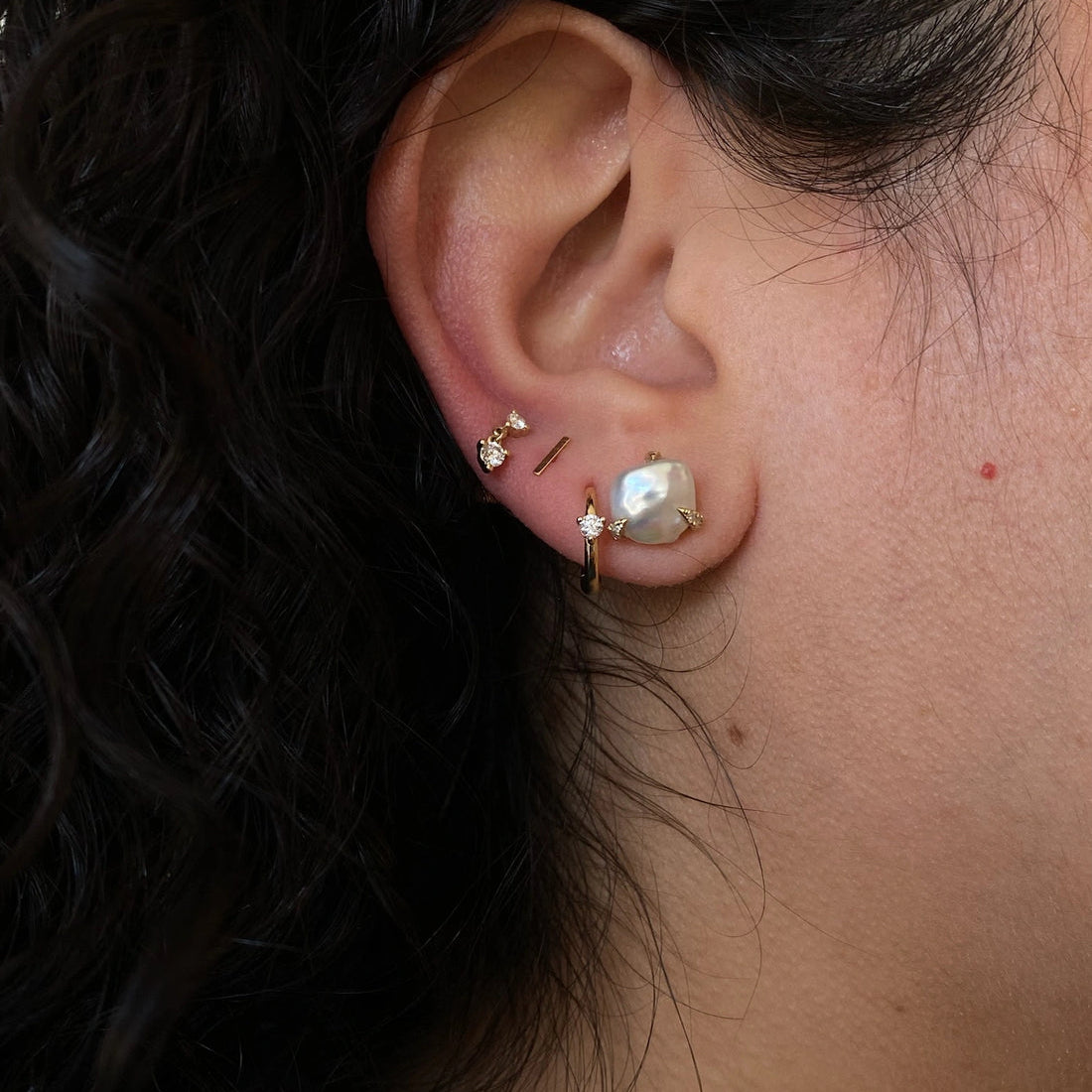 Classic Short Bar Studs Earrings in Gold 2
