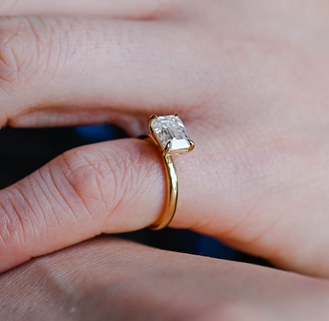 Stunning 1.0 CT East-West Emerald Cut Moissanite Engagement Ring with Solitaire Design 9