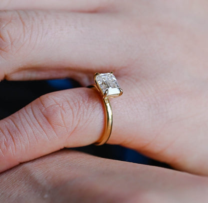 Stunning 1.0 CT East-West Emerald Cut Moissanite Engagement Ring with Solitaire Design 9