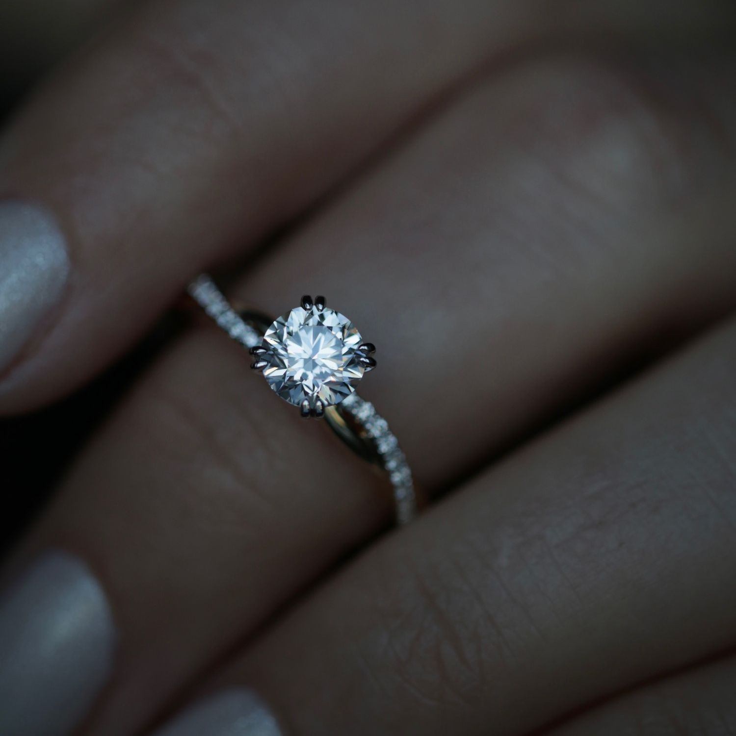 0.89 CT Round Cut Twisted Shank Pave CVD E/VS1 Diamond Engagement Ring 3