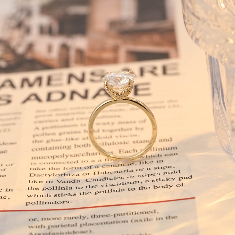 Stunning 3.0 CT Round Moissanite Engagement Ring with Solitaire Design 5