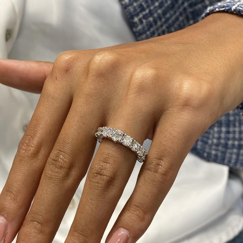 Stunning 2.58 CT Round Moissanite Stones Share Prongs Wedding Bands 6