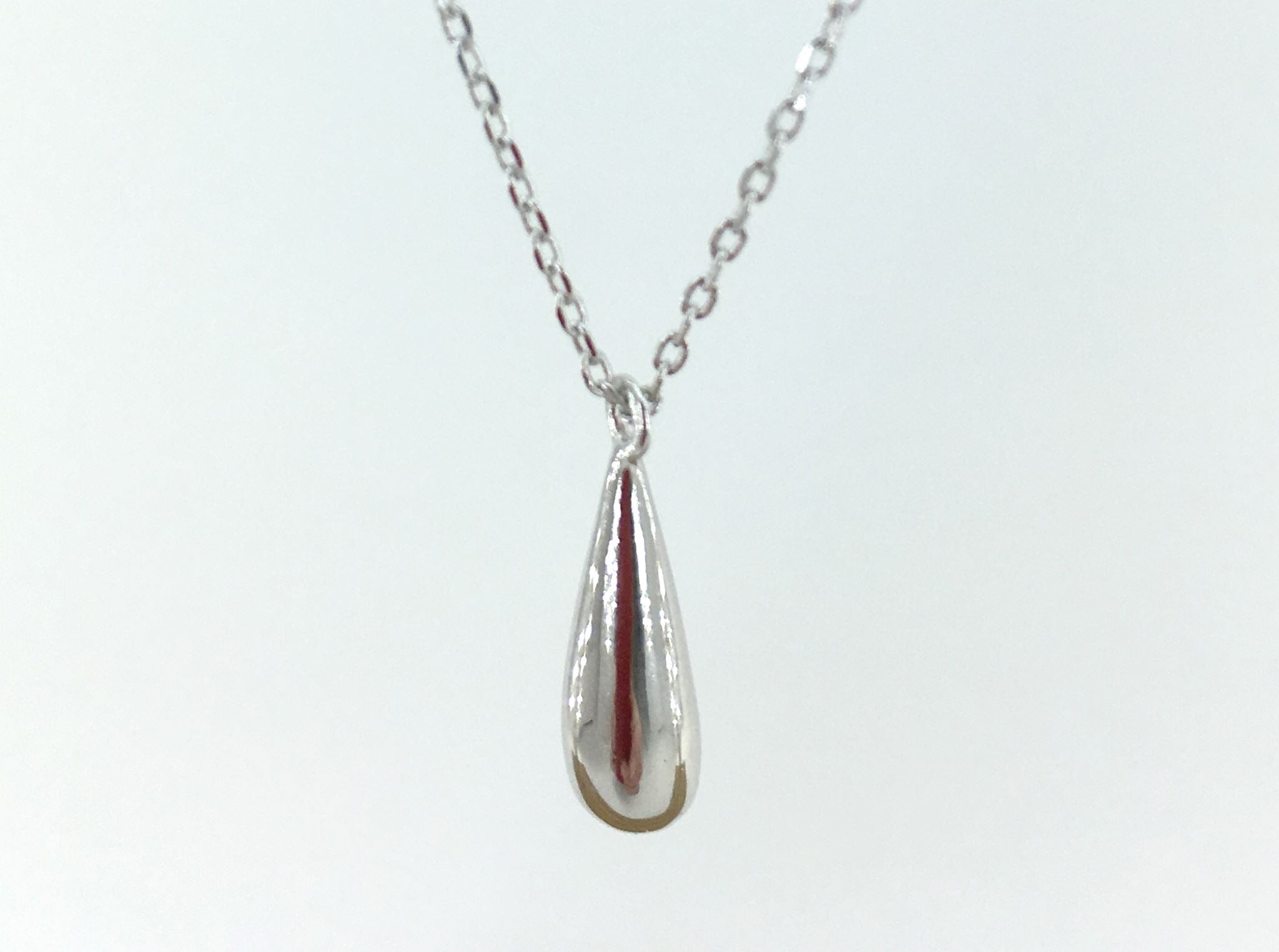 Round Cut Cubic Zirconia in 925 Sterling Silver Necklace 4