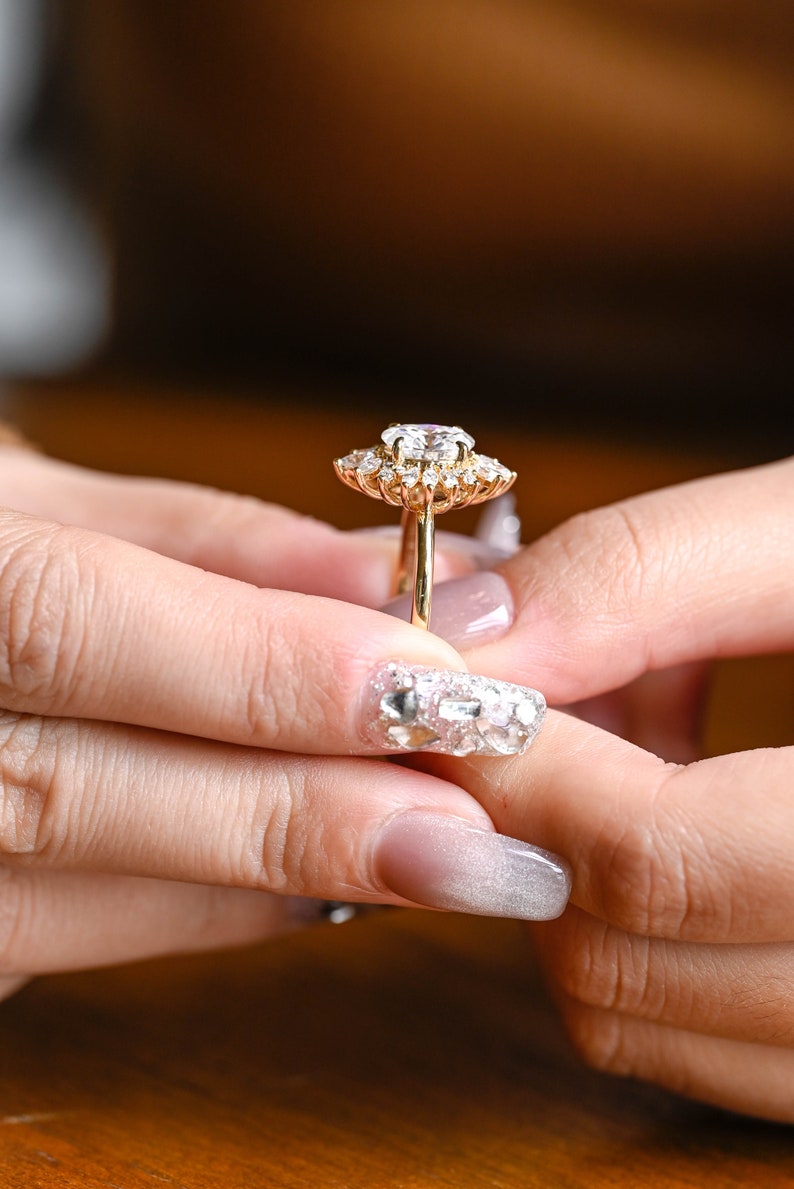 Stunning 1.0 - 2.0 CT Oval Moissanite Engagement Ring with Halo Design 2