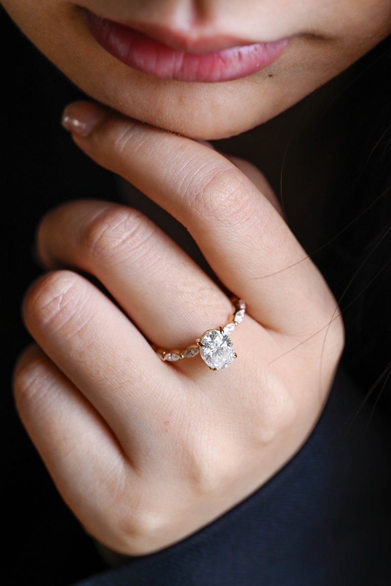 Stunning 1.0 - 2.0 CT Oval Moissanite Engagement Ring with Pave Design 4