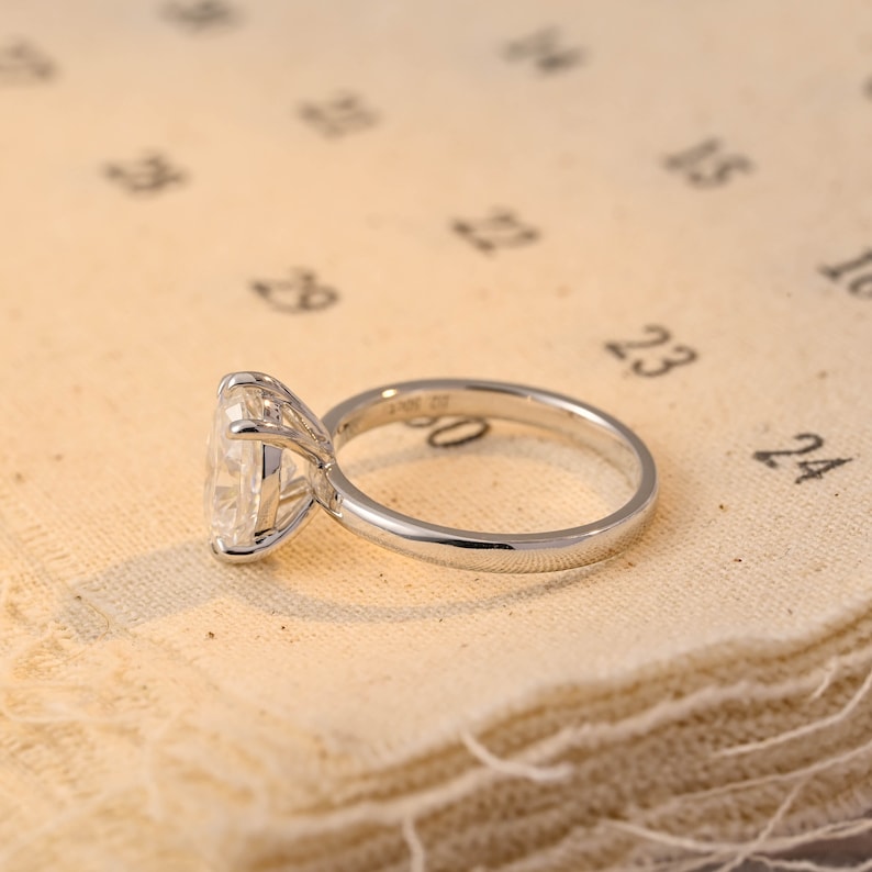 Stunning 2.0 CT Oval Moissanite Engagement Ring with Solitaire Design 5