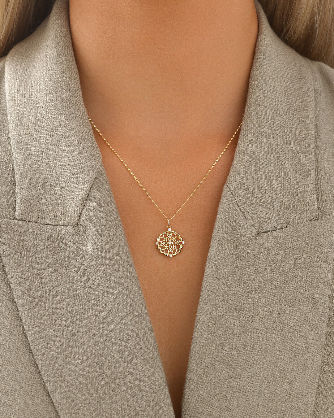 Round Cut Cubic Zirconia in 925 Sterling Silver Necklace 2