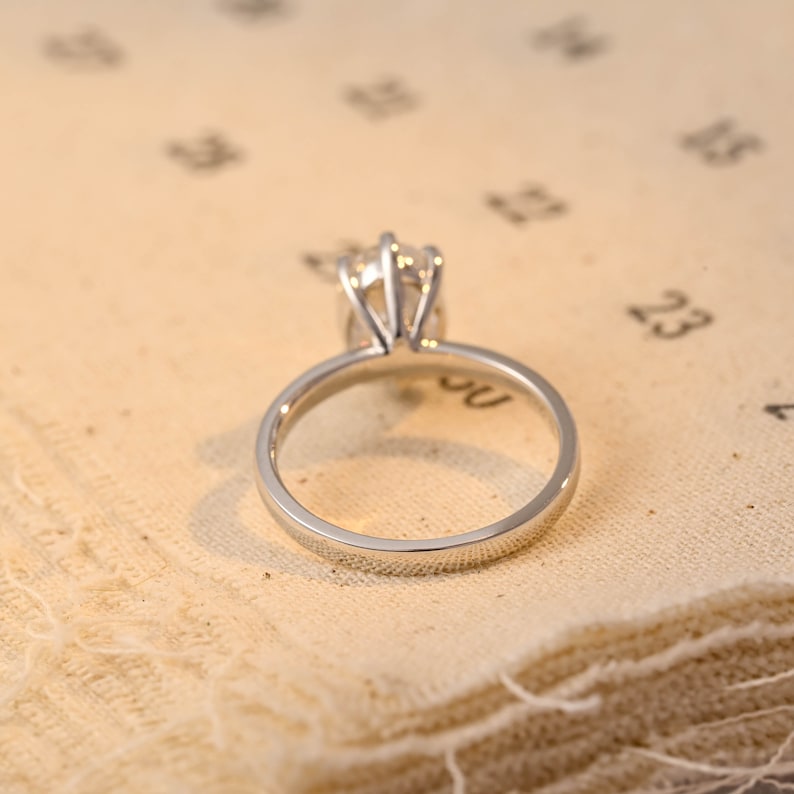 Stunning 2.0 CT Oval Moissanite Engagement Ring with Solitaire Design 2