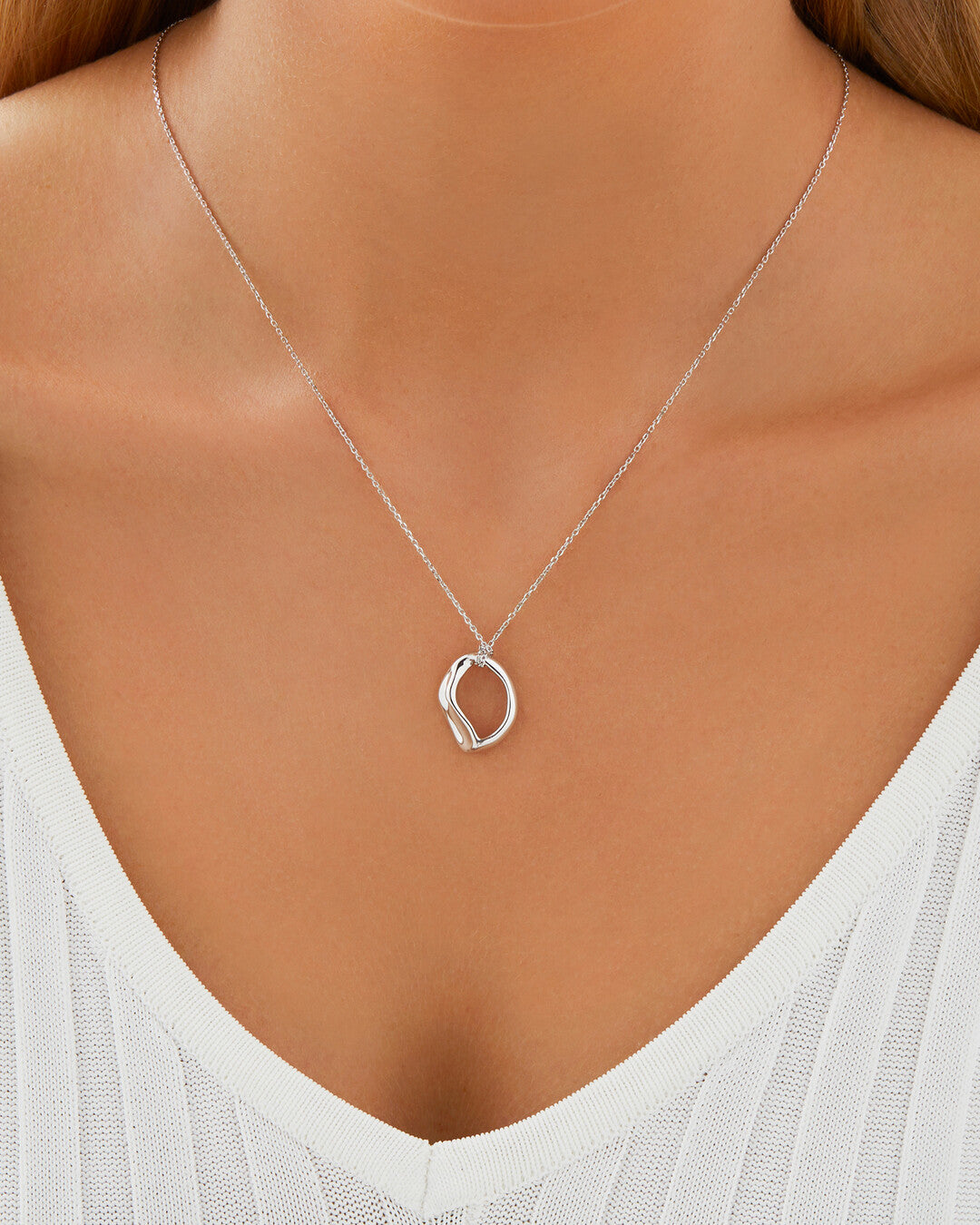 Round Cut Cubic Zirconia in 925 Sterling Silver Necklace 2