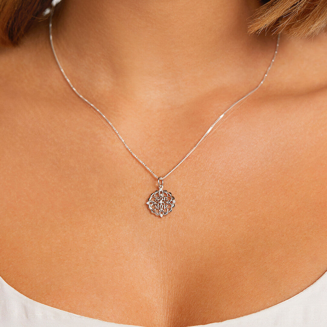 Round Cut Cubic Zirconia in 925 Sterling Silver Necklace 2