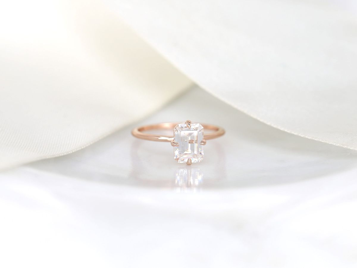 Stunning 1.75 CT Emerald Moissanite Engagement Ring with Solitaire Design 4