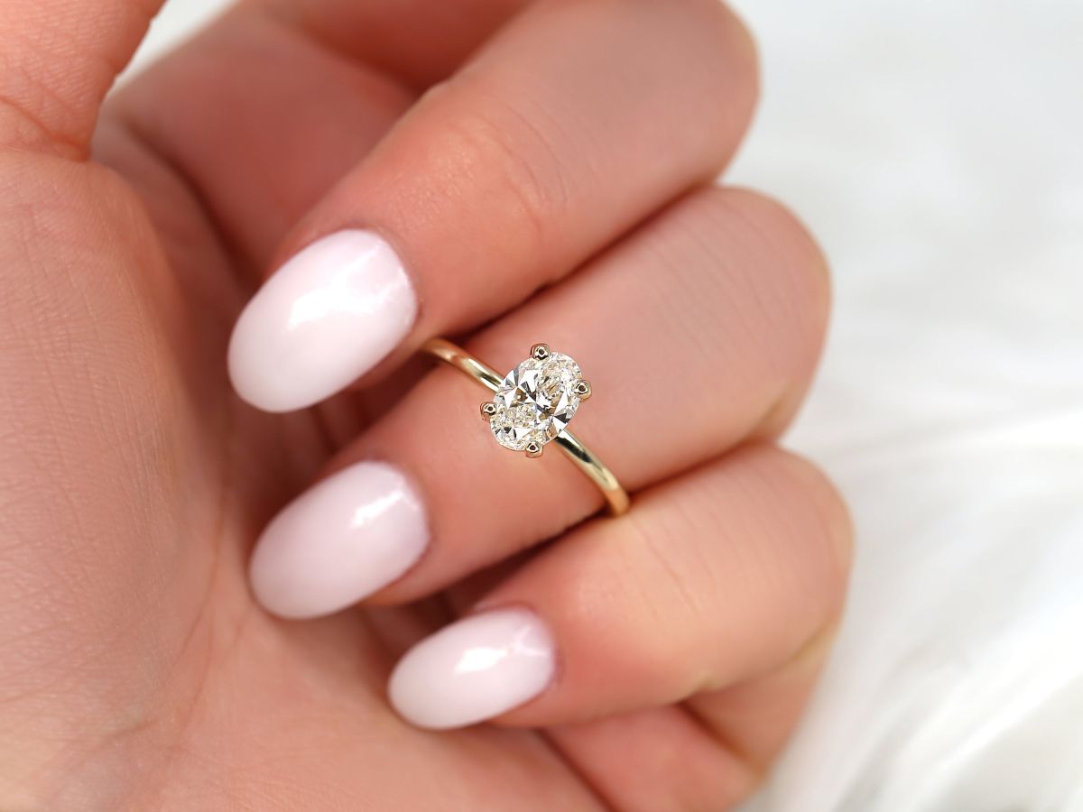 Stunning 1.01 CT Oval Moissanite Engagement Ring with Solitaire Design 7