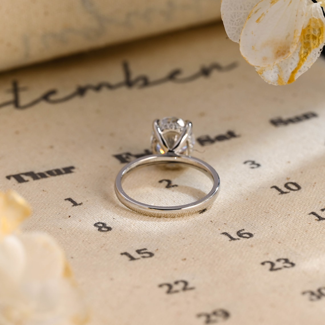 Stunning 1.0 CT Oval Moissanite Engagement Ring with Hidden Halo Design 3