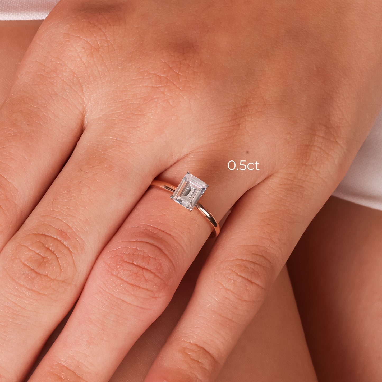 Stunning 1.0 CT Emerald Moissanite Engagement Ring with Solitaire Design 3
