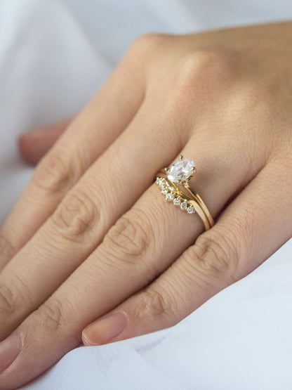 Stunning 0.3 TCW Round Moissanite Stones Curved Wedding Band 8