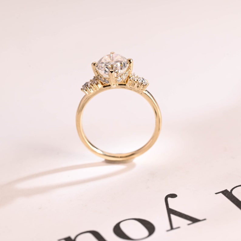 Stunning 1.0 - 2.0 CT Oval Moissanite Engagement Ring with Cluster Design 8