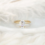 Stunning 1.75 CT Emerald Moissanite Engagement Ring with Solitaire Design 1