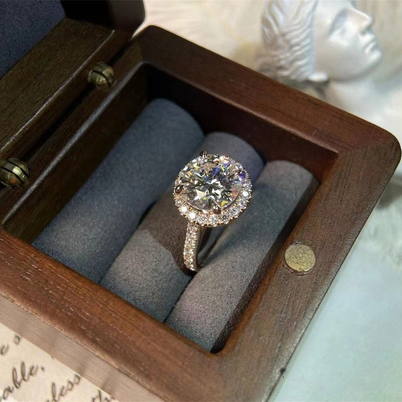 Stunning 4.0 CT Round Moissanite Engagement Ring with Halo & Pave Design 3