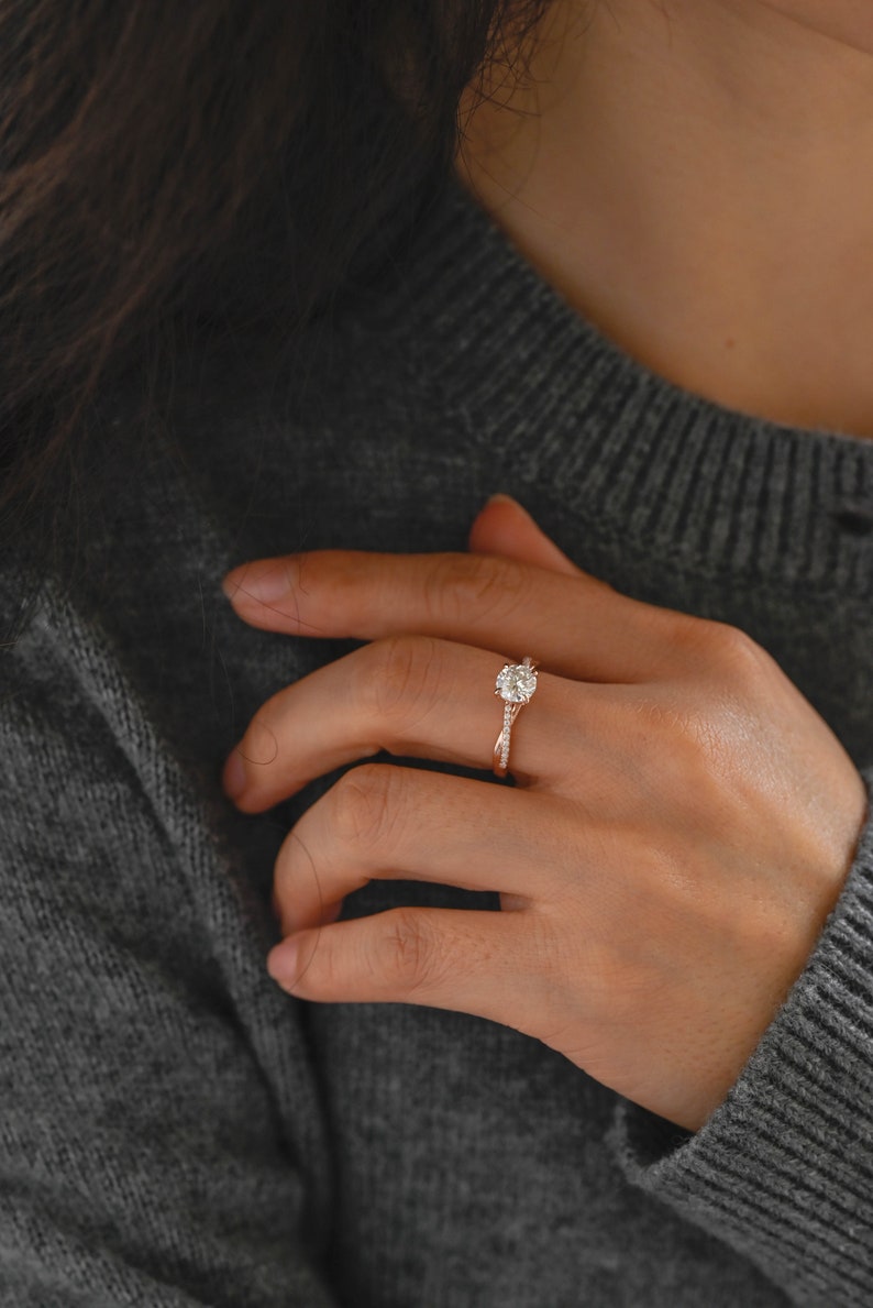 Stunning 0.5 - 1.5 CT Round Moissanite Engagement Ring with Twisted Pave Design 2