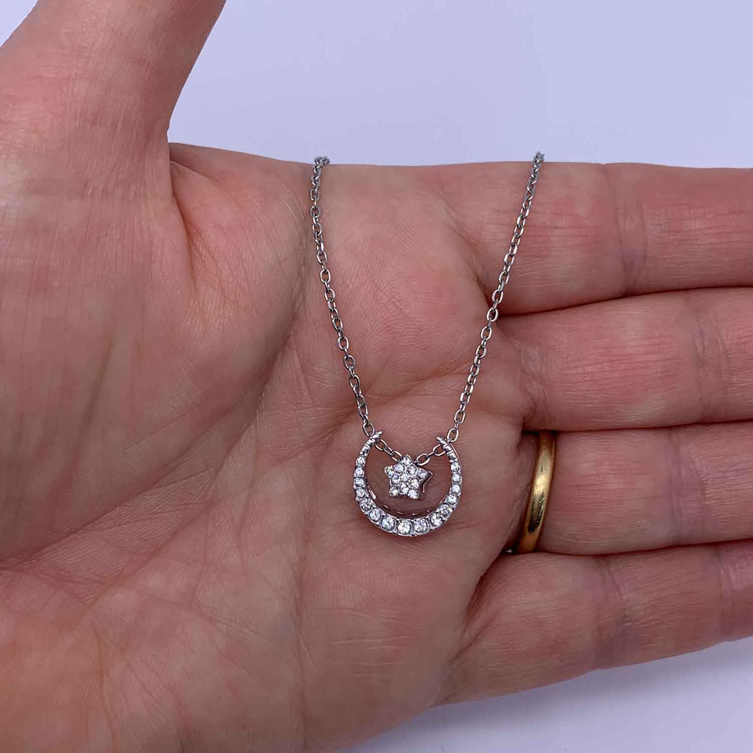 Round Cut Cubic Zirconia in 925 Sterling Silver Necklace 8