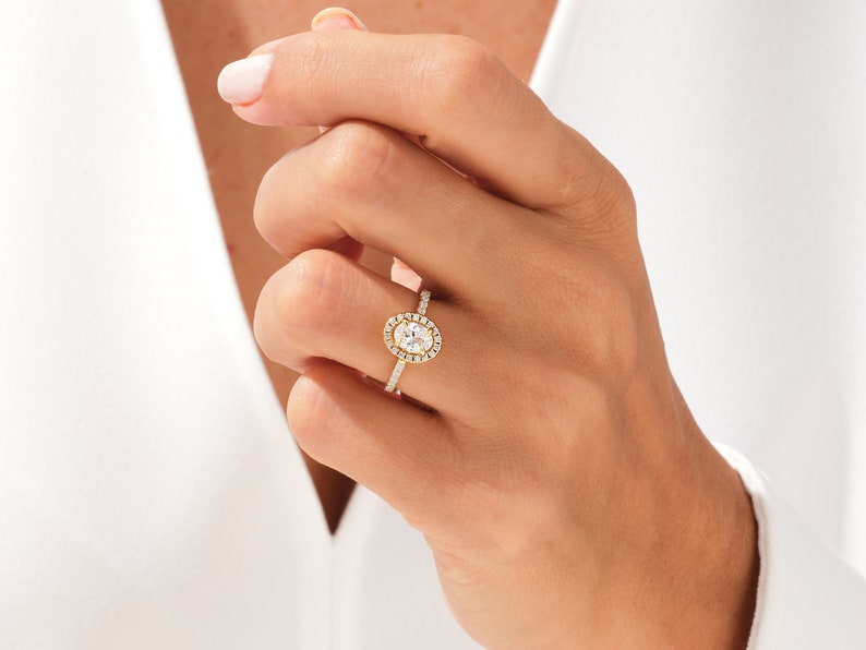 Stunning 1.0-2.0 CT Oval Moissanite Engagement Ring with Halo & Pave Design 8