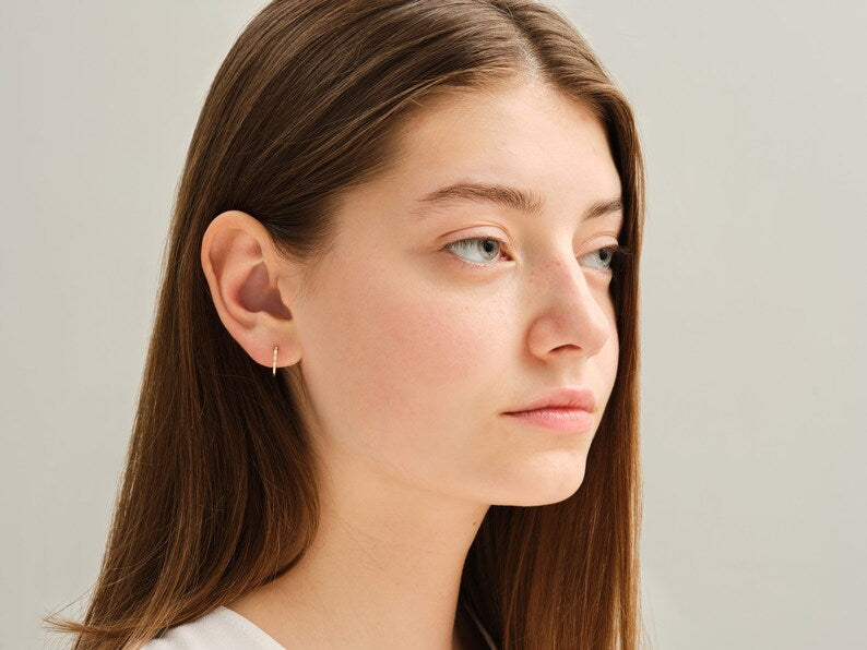 0.30 TCW Round Cut Moissanite Bar Hoops Earrings in Gold 6