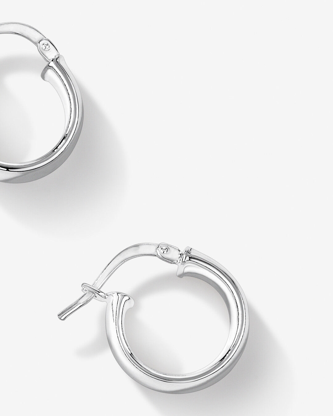 Round Cut Cubic Zirconia in 925 Sterling Silver Earrings 3