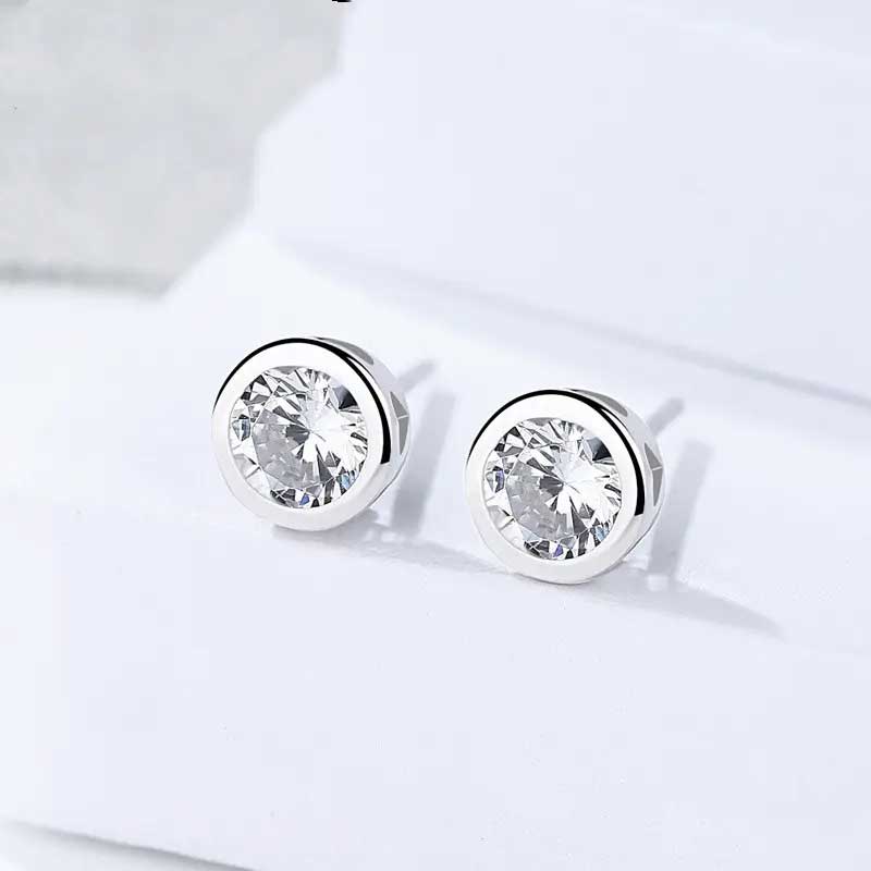Round Cut Cubic Zirconia in 925 Sterling Silver Earrings 4