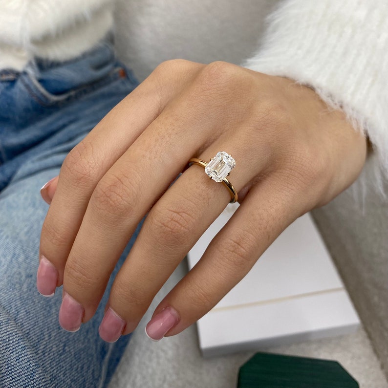 Stunning 3.0 CT Emerald Cut Moissanite Engagement Ring with Solitaire Design 3