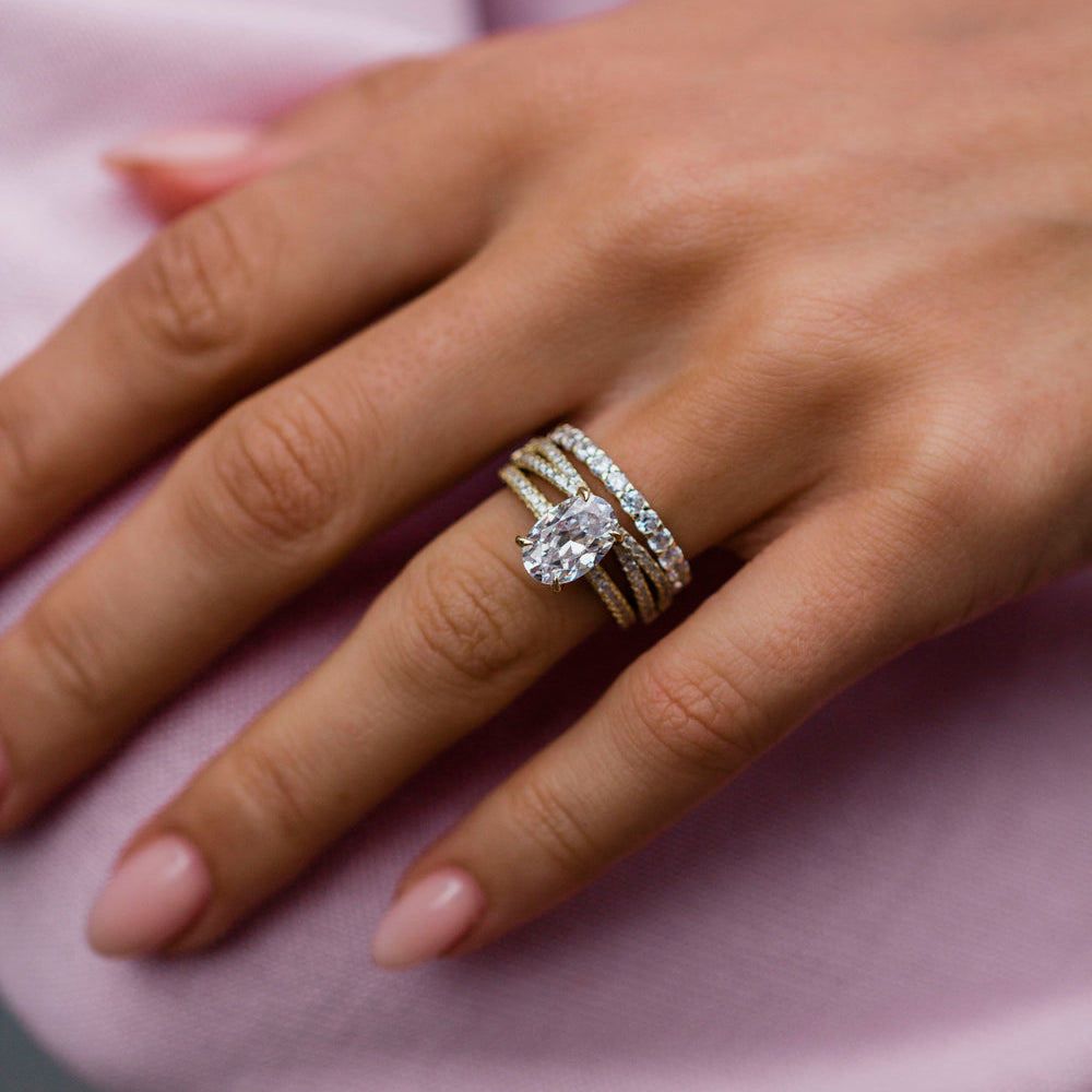 Oval Cut Solitaire Style Cubic Zirconia in 925 Sterling Silver Ring 1