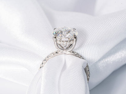Stunning 4.0 CT Oval Cut Moissanite Engagement Ring with Hidden Halo & Pave Design 8
