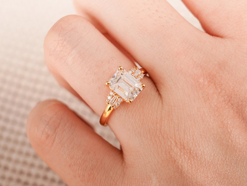 Stunning 1.0 - 2.0 CT Emerald Moissanite Engagement Ring With Cluster Design 4