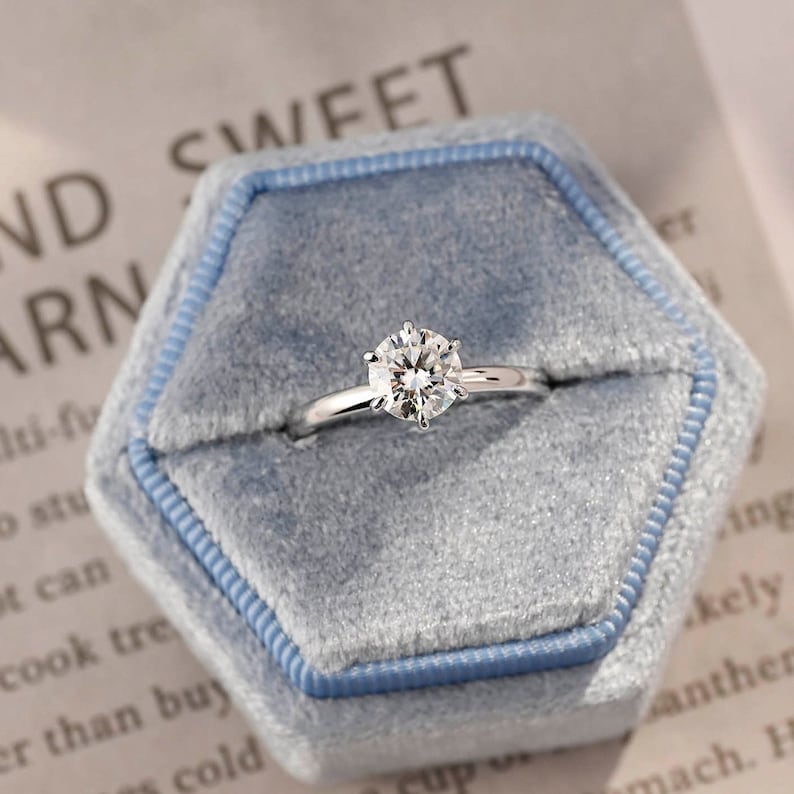 Stunning 2.5 CT Round Moissanite Engagement Ring with Solitaire Design 9